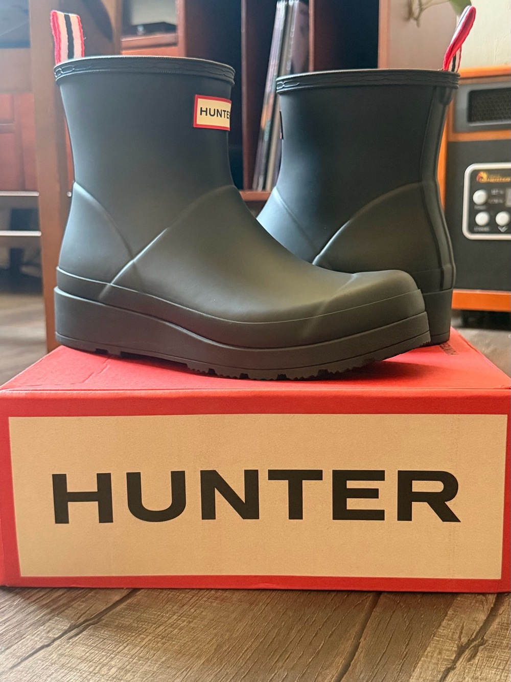 *BRAND NEW in Box* HUNTER Women's PLAY™ Short Rain Boots (Retail Price: $125)